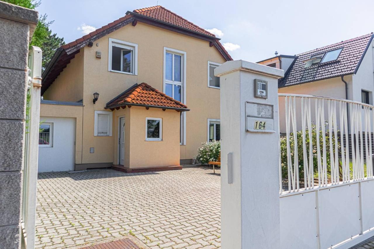 Comfortable Rooms In A Beautiful House Gd Wien Exterior foto