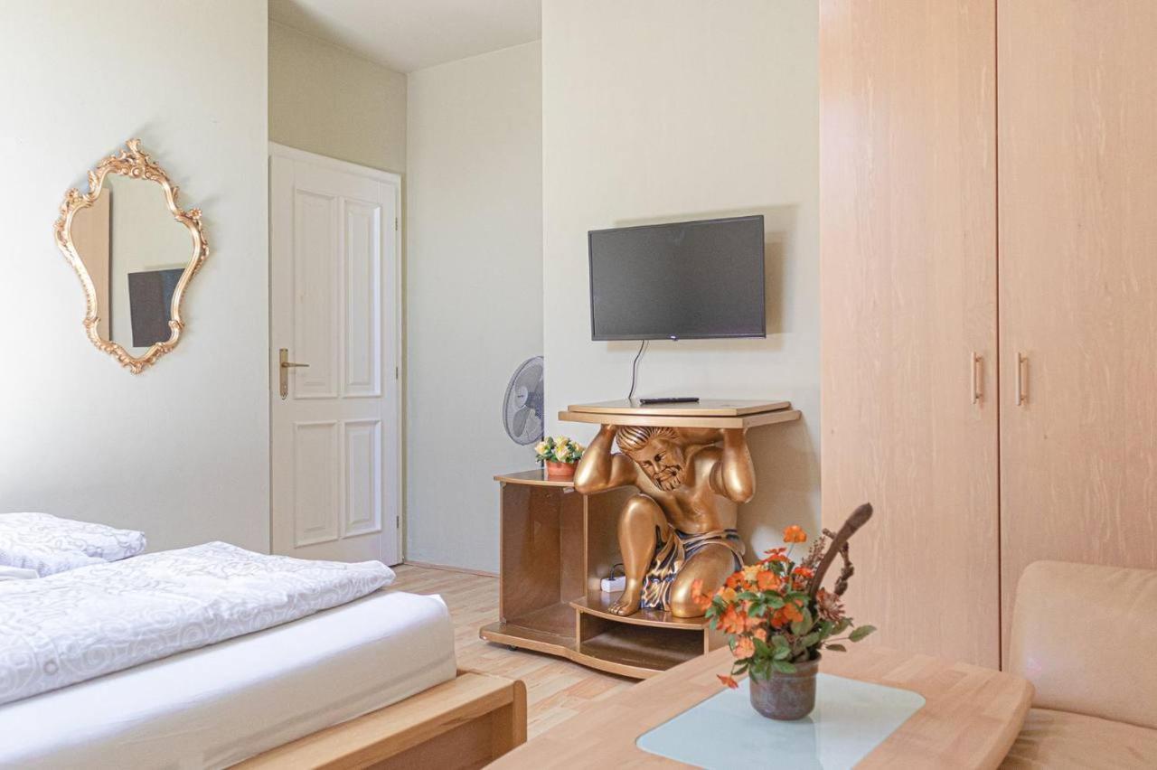 Comfortable Rooms In A Beautiful House Gd Wien Exterior foto